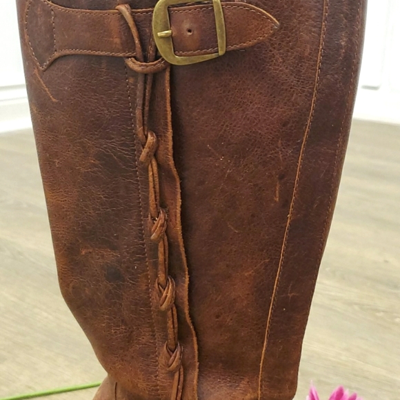 Beautiful Brown Leather Boots - Picture 5 of 9